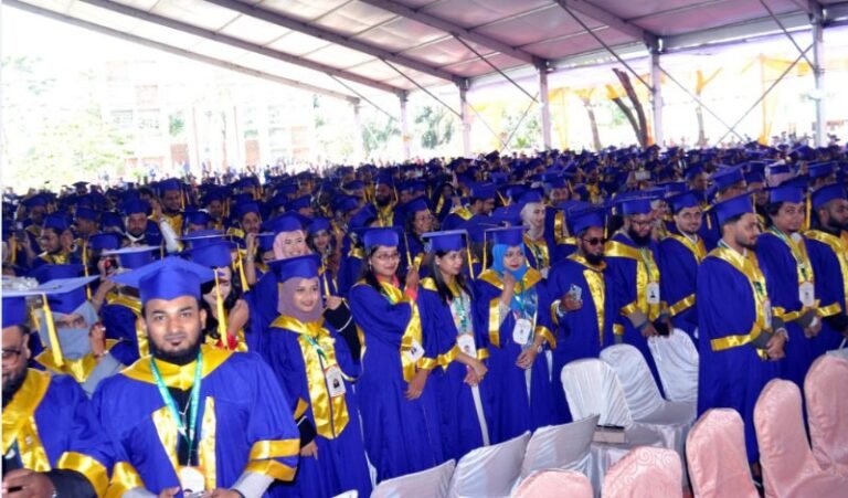 <span style='color:#000;font-size:18px;'>লিডিং ইউনিভার্সিটির ৪র্থ সমাবর্তন</span><br/> স্মৃতি জাগানিয়া একটি দিন