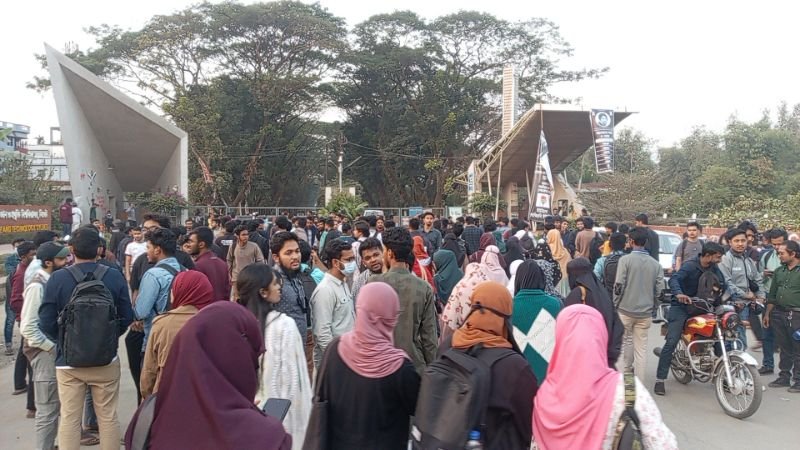 অবশেষে স্থগিত শাকসু, উত্তাল শাবি