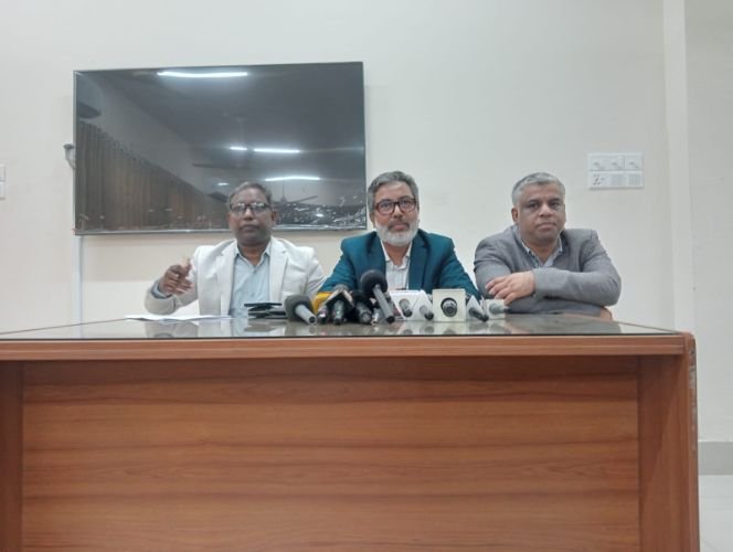 নির্বাচনী দায়িত্ব পালন থেকে বিরত থাকার ঘোষণা শাবির বিএনপিপন্থী শিক্ষকদের