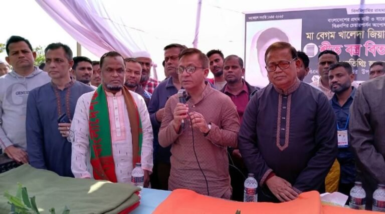 <span style='color:#000;font-size:18px;'>শীতবস্ত্র বিতরণ</span><br/> শীতার্ত অসহায়দের সাহায্যে বিত্তবানদের এগিয়ে আসতে হবে : মুক্তাদির