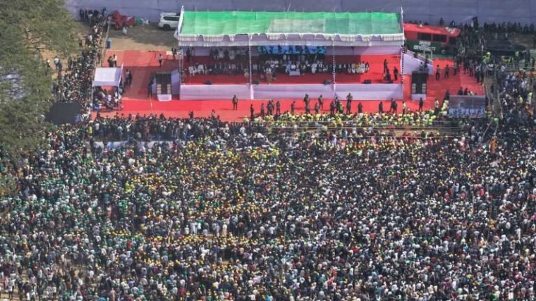 ‘আফনারা ভালা আছইন নি’ বলে বক্তৃতা শুরু করেন তারেক রহমান