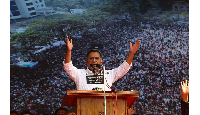 ‘একটি দল নির্বাচনের আগেই আপনাদের ঠকাচ্ছে, শিরক করাচ্ছে’