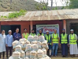 চা-শ্রমিকদের মাঝে নকশী বাংলা ফাউন্ডেশনের রামাদান ফুডপ্যাক বিতরণ