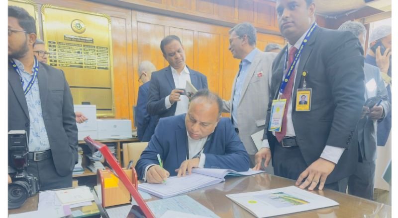 গোলাপগঞ্জ-বিয়ানীবাজারবাসীকে উৎসর্গ সংসদ সদস্য হিসেবে শপথ নিলেন এমরান চৌধুরী