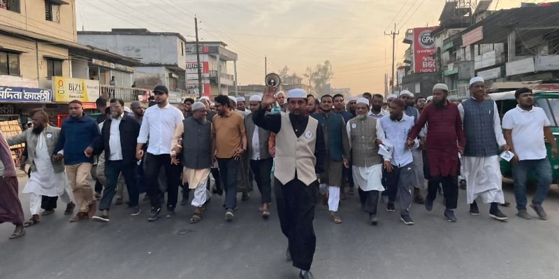 <span style='color:#000;font-size:18px;'>লালাবাজারে পথসভায় মাওলানা মুসলেহ উদ্দীন রাজু</span><br/> ‘সিলেট-৩ আসনকে আধুনিক ও জুলুমমুক্ত জনপদ হিসেবে গড়ে তুলব’