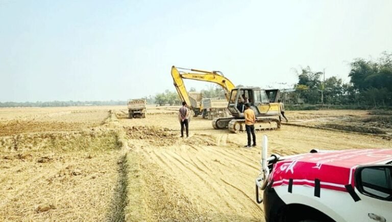 দোয়ারাবাজারে অবৈধভাবে মাটি কাটায় ৮০ হাজার টাকা জরিমানা