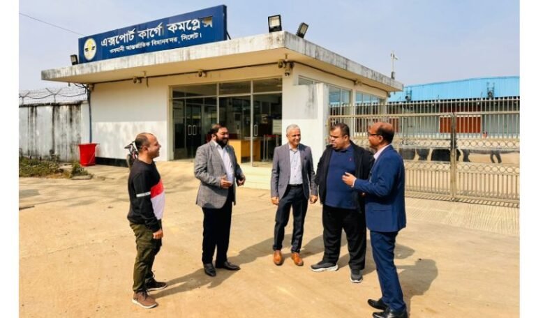 সিলেট ওসমানী বিমানবন্দরের কার্গো কমপ্লেক্স পরিদর্শনে এমিরেটস স্কাইকার্গো প্রতিনিধি দল