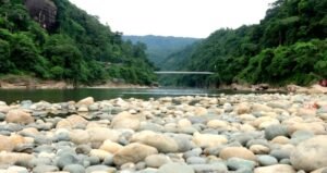 জাফলংয়ে অবৈধ বালু তোলা বন্ধে টাস্কফোর্সের অভিযানে আটক- ৯