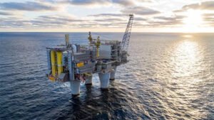 ইরানে ‘আঘাতের মতো আর কিছু নেই’, যুদ্ধ ‘শিগগিরই’ শেষ হবে : ট্রাম্প