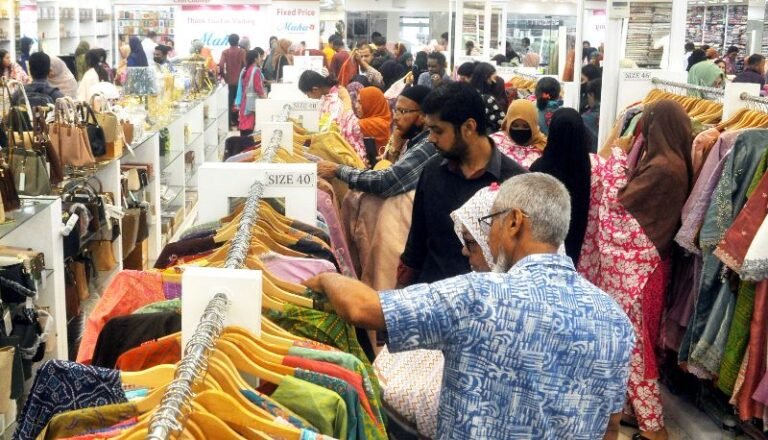সিলেটে ঈদ কেনাকাটায় ব্যস্ততা শুরু
