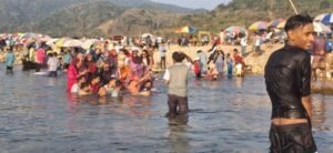 ঈদের ছুটিতে সাদা পাথরে পর্যটকদের উপচে পড়া ভীড়