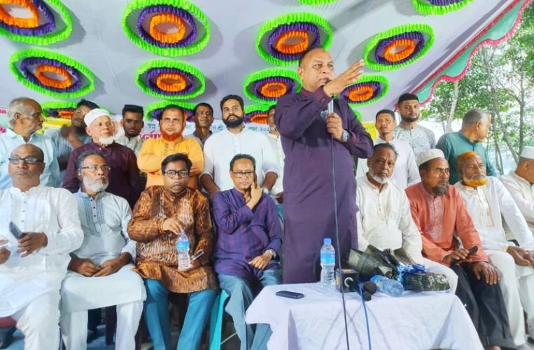 <span style='color:#000;font-size:18px;'>আগুনে ক্ষতিগ্রস্ত দোকান পরিদর্শন</span><br/> সাম্প্রদায়িক সম্প্রীতির অনন্য দৃষ্টান্ত স্থাপন করবেন প্রধানমন্ত্রী তারেক রহমান- এমরান আহমদ চৌধুরী