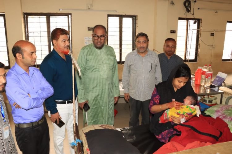 <span style='color:#000;font-size:18px;'>সিসিকের স্বাস্থ্যসেবা কেন্দ্র পরিদর্শনকালে </span><br/> প্রাথমিক স্বাস্থ্যসেবার মান আরও উন্নত করা হবে- সিসিক প্রশাসক 