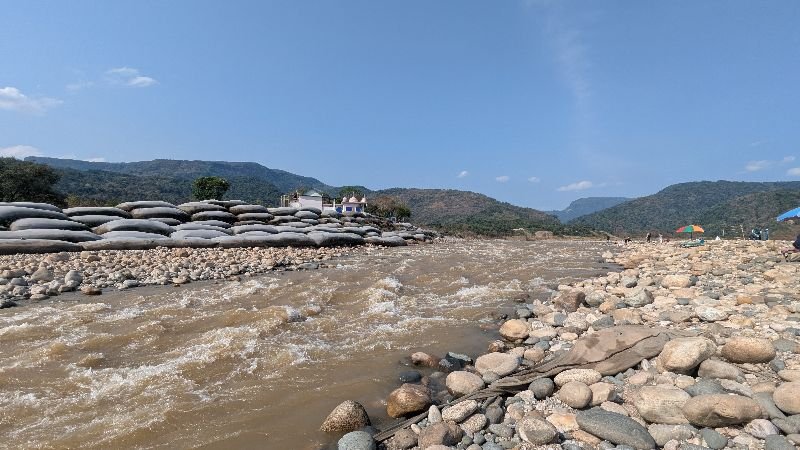 বৃষ্টির ছোঁয়ায় অপরূপ সাজে সিলেটের পর্যটনকেন্দ্র