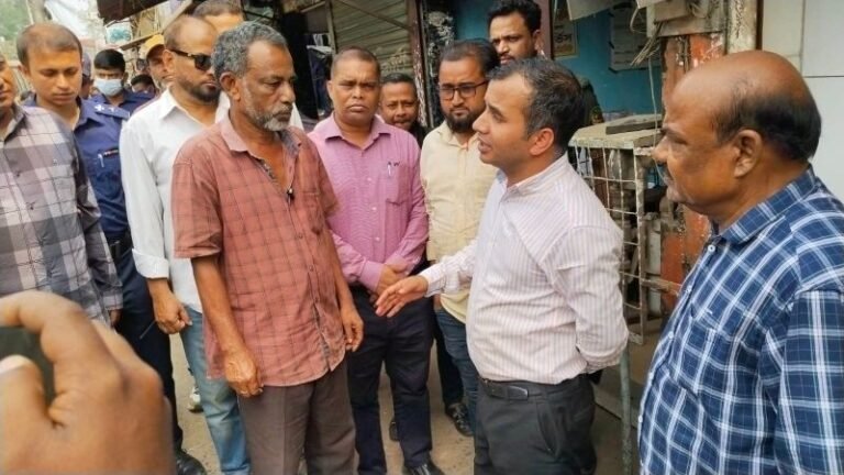 শ্রীমঙ্গলে যানজট নিরসন ও ফুটপাত দখলমুক্ত করতে উপজেলা প্রশাসনের অভিযান