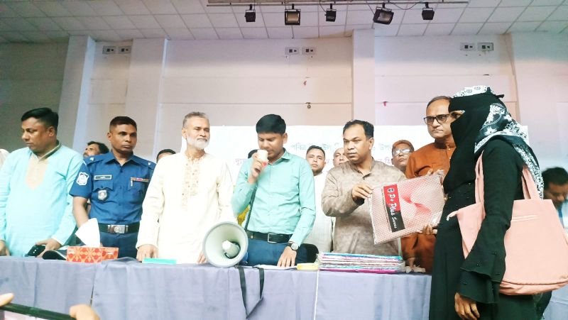 শান্তিগঞ্জে প্রধানমন্ত্রীর ত্রাণ তহবিলের সহায়তা বিতরণ