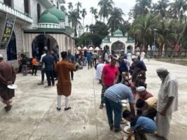 বিশ্বনাথে ধনী-গরিব মিলে ঈদের দিন শিরণী খাওয়ার রেওয়াজ শত বছরের একটি ঐতিহ্য