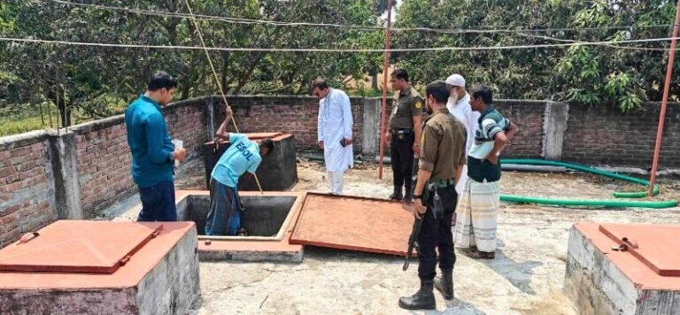 ‘তেল নেই’ লিখা পাম্পে মিললো কয়েক হাজার লিটার জ্বালানি, জরিমানা আদায়