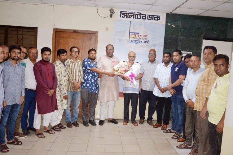 <span style='color:#000;font-size:18px;'>দৈনিক সিলেটের ডাক-এ প্রাণবন্ত আলোচনা</span><br/> সিলেট সিটিকে বাসযোগ্য ও দৃষ্টিনন্দন করার সব প্রচেষ্টা চালাচ্ছি- প্রশাসক কাইয়ুম চৌধুরী