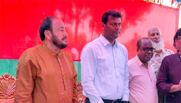 গরু চোরদের ধরে হাত কাটার নির্দেশ এমপি মুজিবুর রহমানের