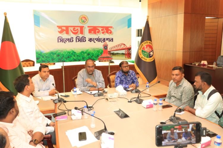 <span style='color:#000;font-size:18px;'>ওয়ার্ড সচিবদের সঙ্গে সভা</span><br/> উন্নয়ন টেকসই করতে রাজস্ব বৃদ্ধিতে জোর সিসিক প্রশাসকের