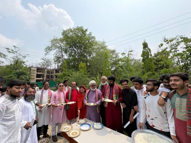 ‎ঐতিহ্য সংরক্ষণের লক্ষে শাবিতে ছাত্রদলের একাংশের পান্তা-ইলিশ আয়োজন
