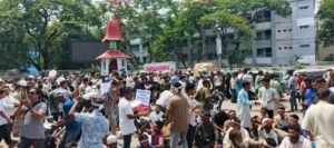 ফুটপাতে ব্যবসার সুযোগ চেয়ে সিলেটে হকারদের বিক্ষোভ