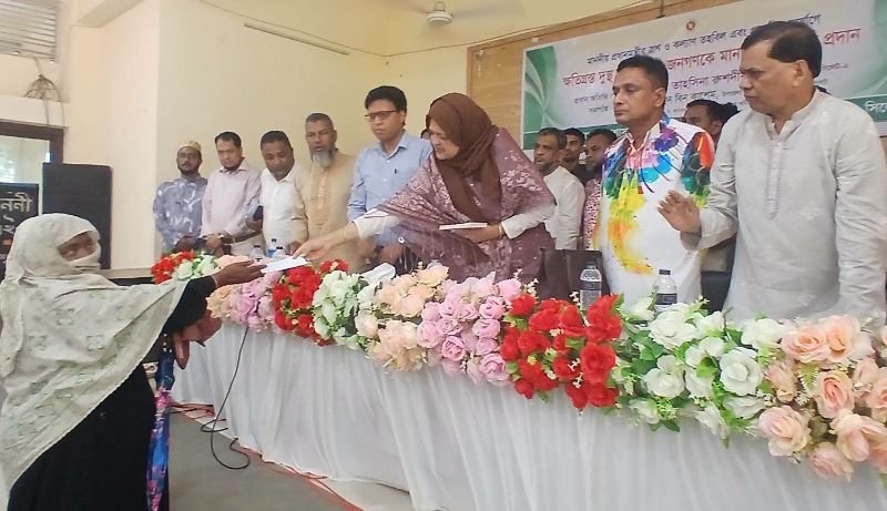 নিম্ন আয়ের মানুষের পাশে দাঁড়াতে প্রধানমন্ত্রীর ত্রাণ তহবিল থেকে সহায়তা দেয়া হচ্ছে- তাহসিনা রুশদীর এমপি