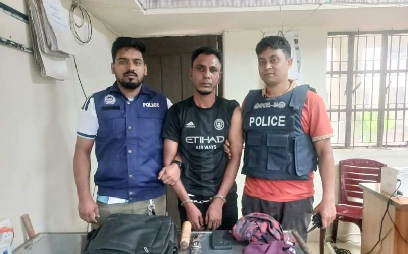 নবীগঞ্জে ছিনতাইয়ের প্রস্তুতিকালে অস্ত্রসহ আটক- ১