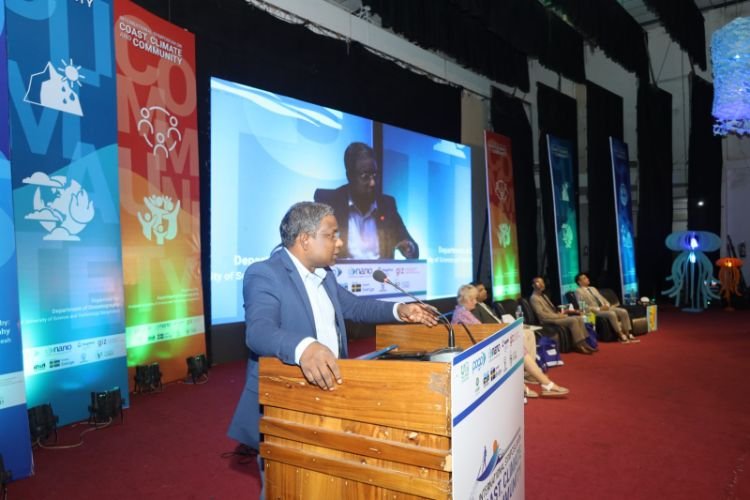 জলবায়ু পরিবর্তন এখন বাস্তব সংকট, উপকূল রক্ষায় গবেষণার আহ্বান শাবিপ্রবি উপাচার্যের