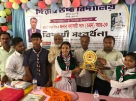 ৩৯ বছরের শিক্ষকতা শেষে দিরাইয়ে প্রধান শিক্ষকের বিদায়