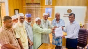 গোলাপগঞ্জে মাদক ব্যবসায়ীদের বিরুদ্ধে ব্যবস্থা গ্রহণের দাবিতে এলাকাবাসীর স্মারকলিপি