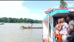 সুনামগঞ্জে হাউজবোট থেকে পড়ে ১০ বছরের শিশু নিখোঁজ