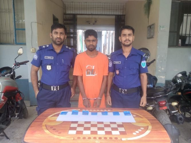 দিরাইয়ে ১৩০৫ পিস ইয়াবাসহ মাদক কারবারি গ্রেফতার